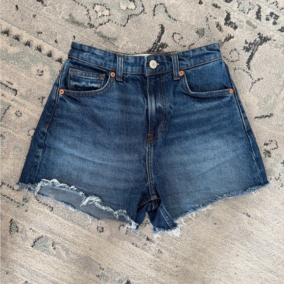 EUC Reformation Norah High rise denim shorts 25 - Picture 2 of 9